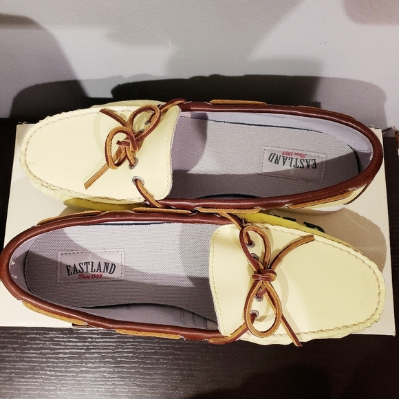 Eastland Yarmouth Leather Slip On Loafer - Picture 3 of 6